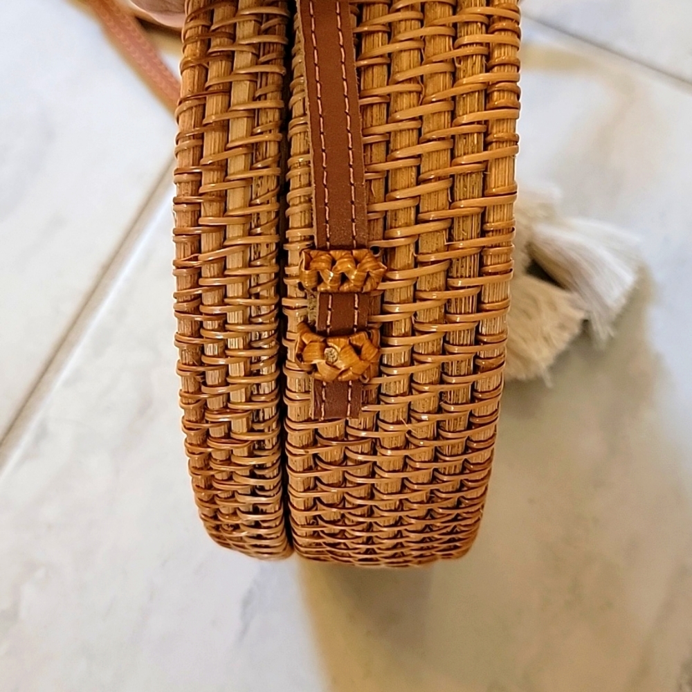Boho Round Rattan Crossbody - Picture 7 of 7